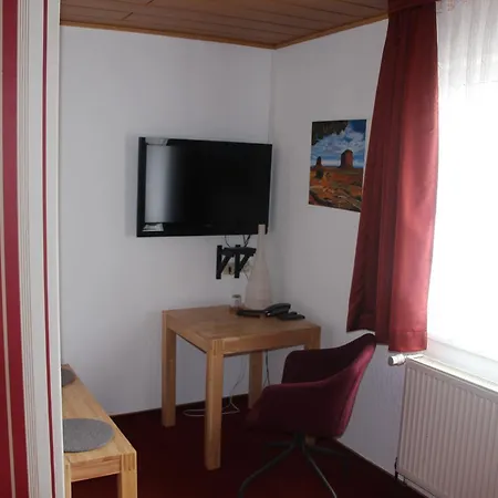 Und Restaurant Hohenzollern Szálloda 2*
