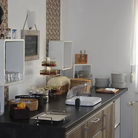 Und Restaurant Hohenzollern Szálloda 2*